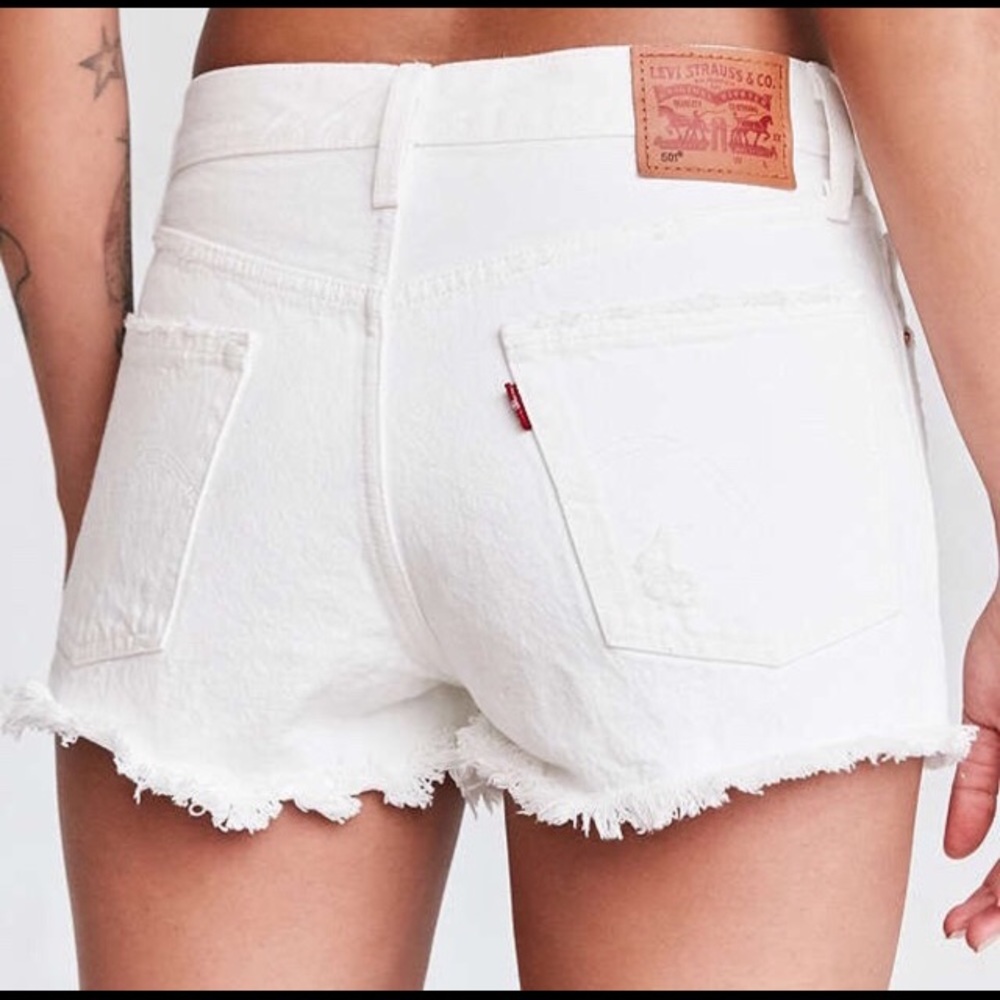 501 Levi’s White Shorts